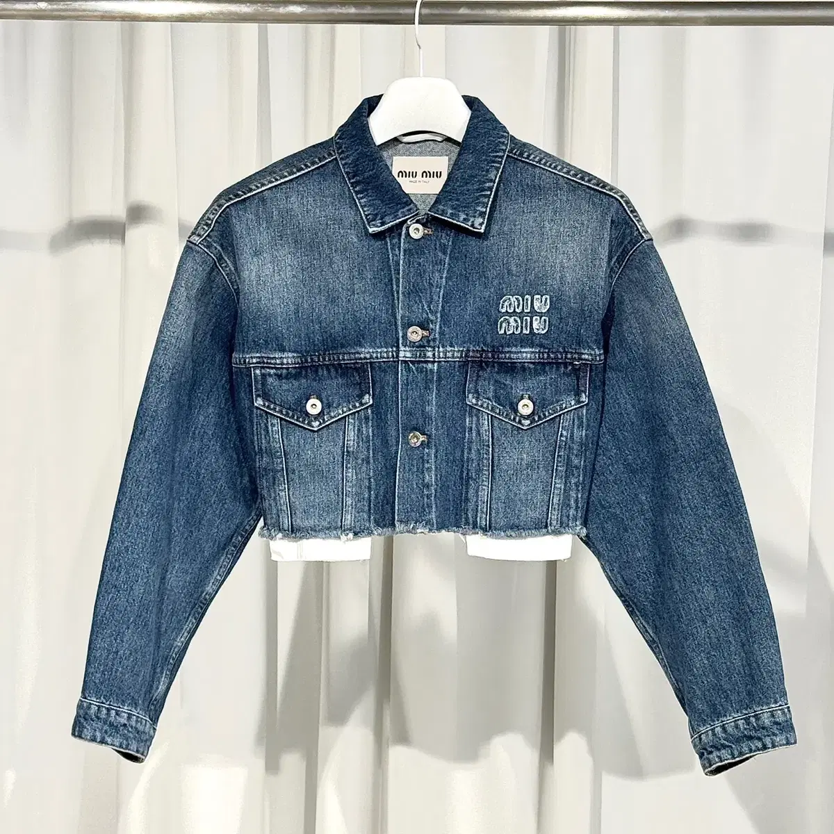 40] Miu Miu レディースクロップドウォッシュダメージデニムジーンズ